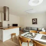 #stayhere - Spacious 2bdr Two Floor I Heart Of Old Town