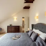 #stayhere - Spacious 2bdr Two Floor I Heart Of Old Town