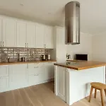 #stayhere - Spacious 2bdr Two Floor I Heart Of Old Town Apartment