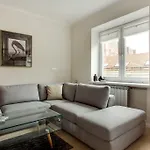 #stayhere - Spacious 2bdr Two Floor I Heart Of Old Town Apartment *