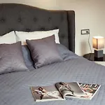#stayhere - Spacious 2bdr Two Floor I Heart Of Old Town *
