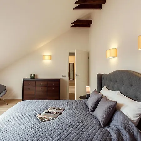 #stayhere - Spacious 2bdr Two Floor I Heart Of Old Town