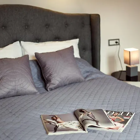 #stayhere - Spacious 2bdr Two Floor I Heart Of Old Town *