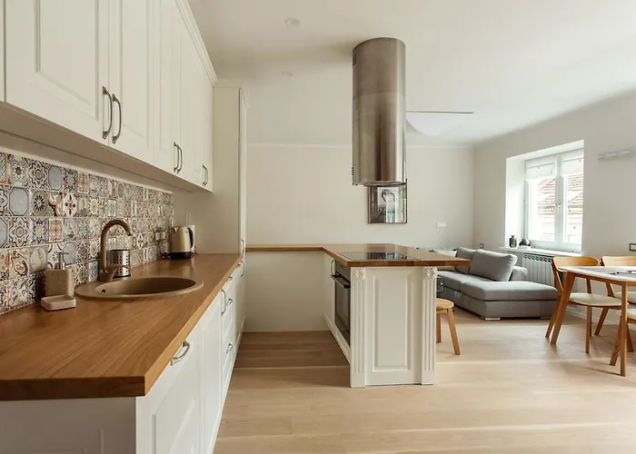 דירה #stayhere - Spacious 2bdr Two Floor I Heart Of Old Town *