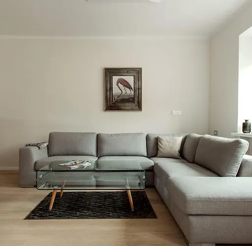 #stayhere - Spacious 2bdr Two Floor I Heart Of Old Town *