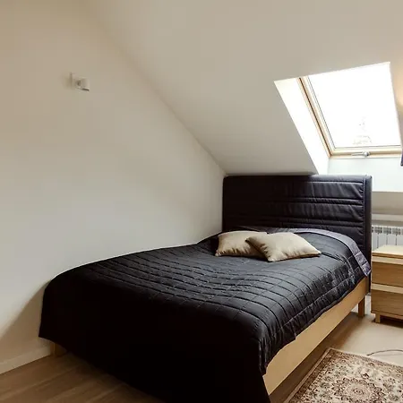 #stayhere - Spacious 2bdr Two Floor I Heart Of Old Town *