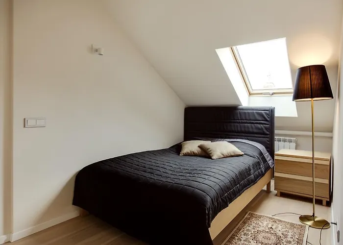 #stayhere - Spacious 2bdr Two Floor I Heart Of Old Town *